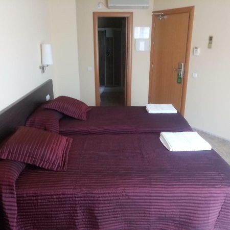 Hostal Sant Sadurni Sant Sadurni d'Anoia Luaran gambar