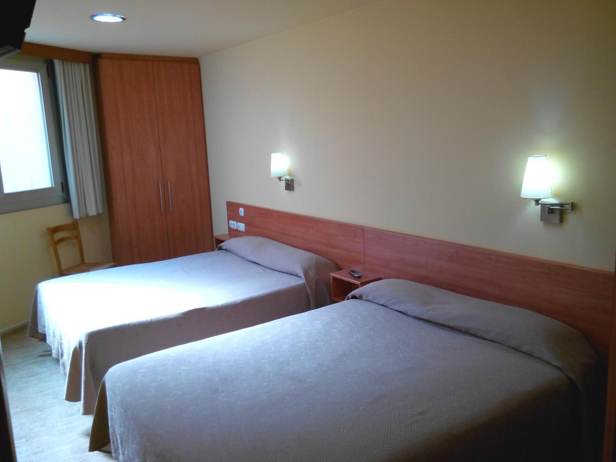 Hostal Sant Sadurni Sant Sadurni d'Anoia Luaran gambar