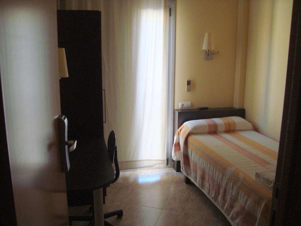 Hostal Sant Sadurni Sant Sadurni d'Anoia Luaran gambar