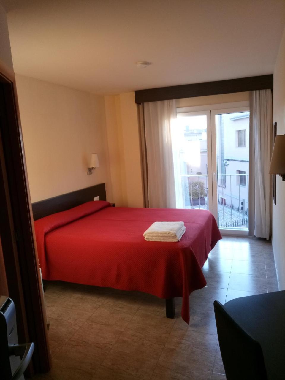 Hostal Sant Sadurni Sant Sadurni d'Anoia Luaran gambar
